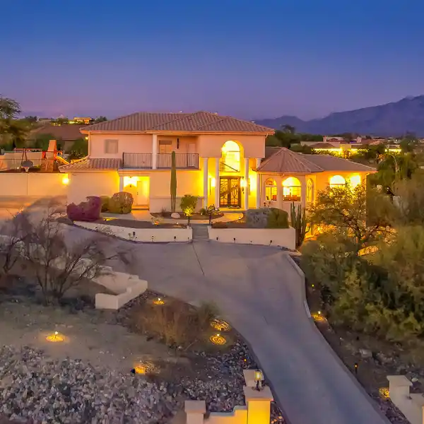 BREATHTAKING CUSTOM SIX BEDROOM ESTATE