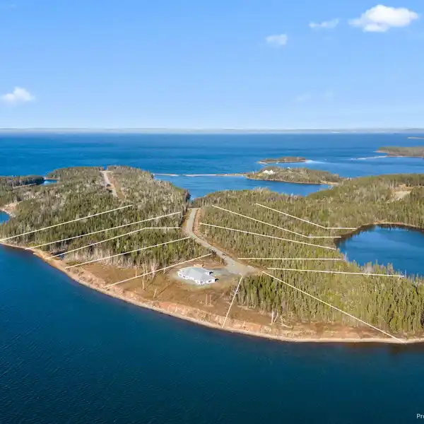 EXCLUSIVE LAKEFRONT PRIVATE ESTATE WITH PRIVATE SANDY BEACH