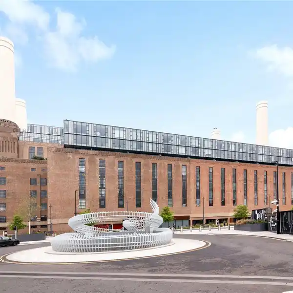 DUPLEX PENTHOUSE ATOP THE ICONIC BATTERSEA POWER STATION
