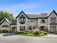 FAMILY HOME EXUDES MODERN LUXURY