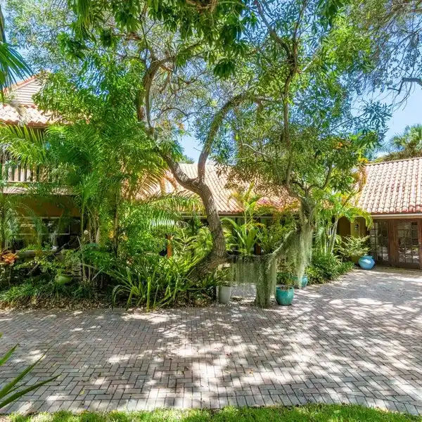 TROPICAL BLISS ON HYPOLUXO ISLAND