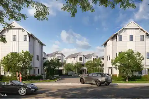 Remarkable Luxury Living in the Lane