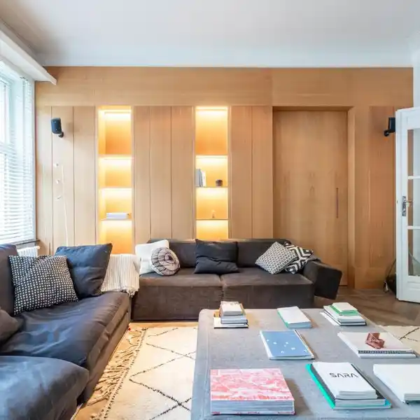SUPERB ART-DECO STYLE FLAT