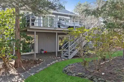 Light-filled Rental Home in Shinnecock Hills