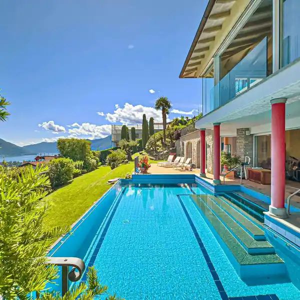 MAGNIFICENT MODERN LUXURY VILLA