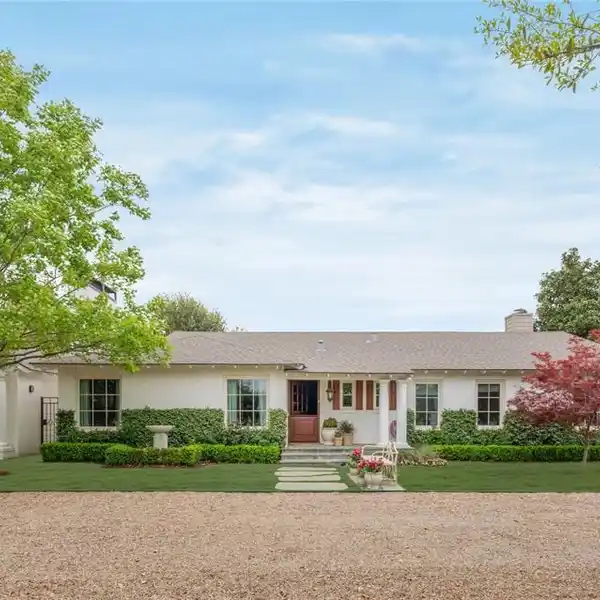 PRIVATE RETREAT IN PRESTON HOLLOW
