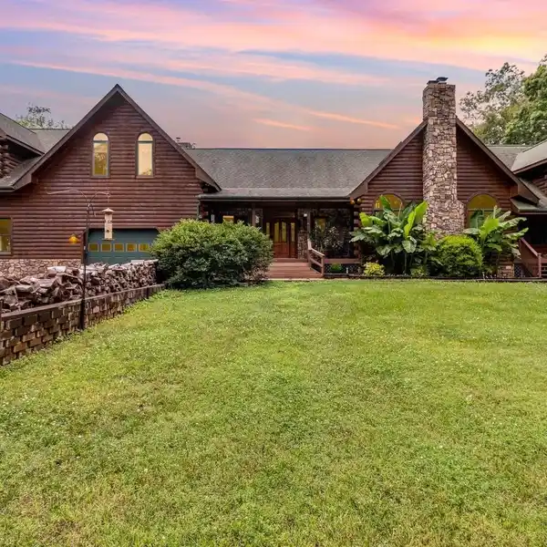 RUSTIC LOG HOME ON 14+ SERENE ACRES