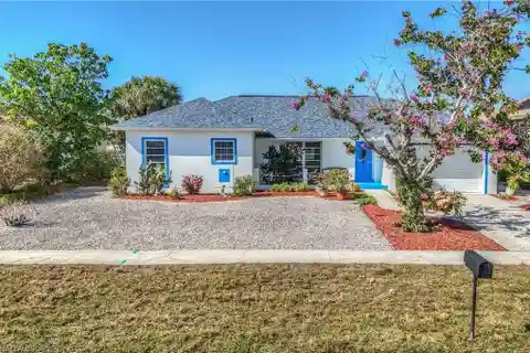 Charming Canal-front Home with Breathtaking Views