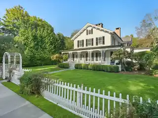 Beautifully Restored 1853 Colonial