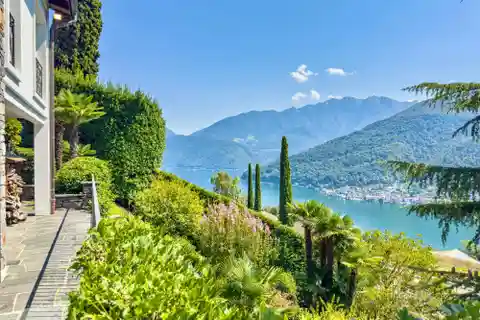Gorgeous Home with Stunning Lake View