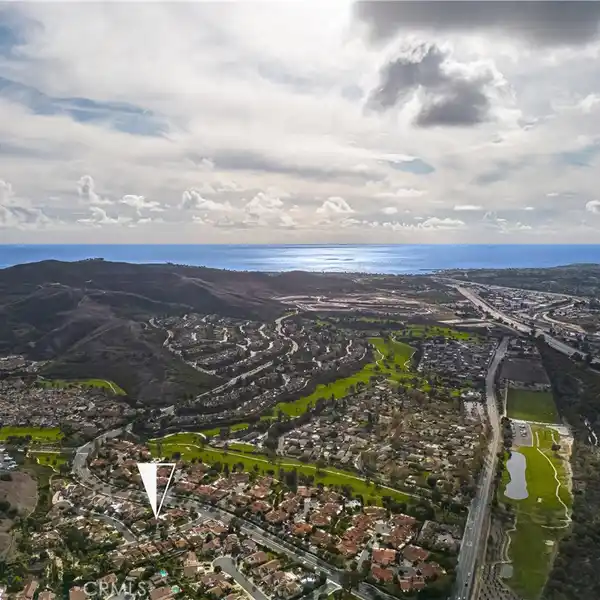 ELEGANT HOME WITH SOARING CEILINGS AND NATURAL LIGHT