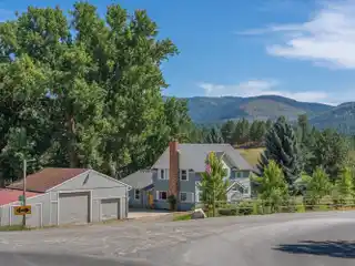 Incredible Modern Farmhouse Homestead
