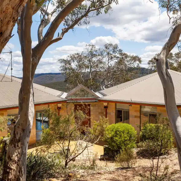 INCREDIBLY UNIQUE HOME CAPTURES DRAMATIC BEAUTY