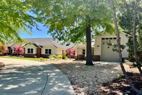 Beautiful Residence in Ideal Longview Estates Location