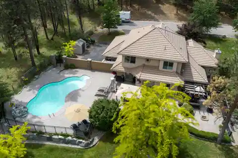 Immaculate Family Home on 0.99-acre Lot