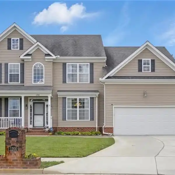 IMPECCABLY MAINTAINED ESTATE WITH DESIGNER TOUCHES