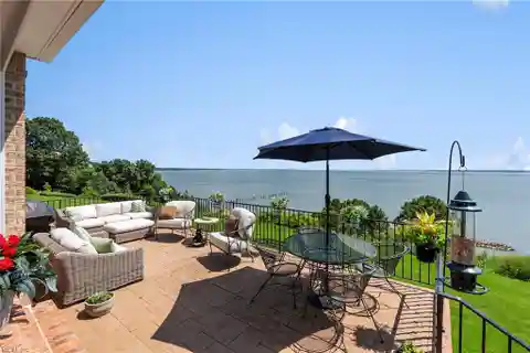 Riverfront Luxury in Kingsmill