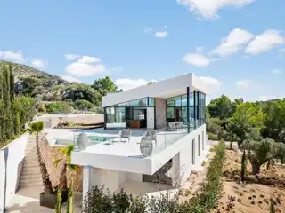 Fantastic Modern Villa with Panoramic Views