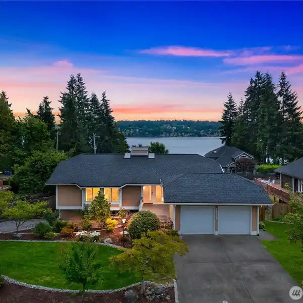 EUROPEAN-STYLE HOME WITH PANORAMIC WATER VIEWS