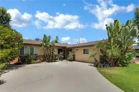 Beautifully Renovated Home in the Heart of Chatsworth