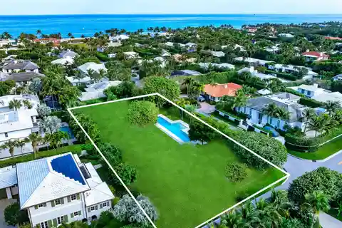 Prime Lot with Access to the Ocean Terrace Beach Cabana