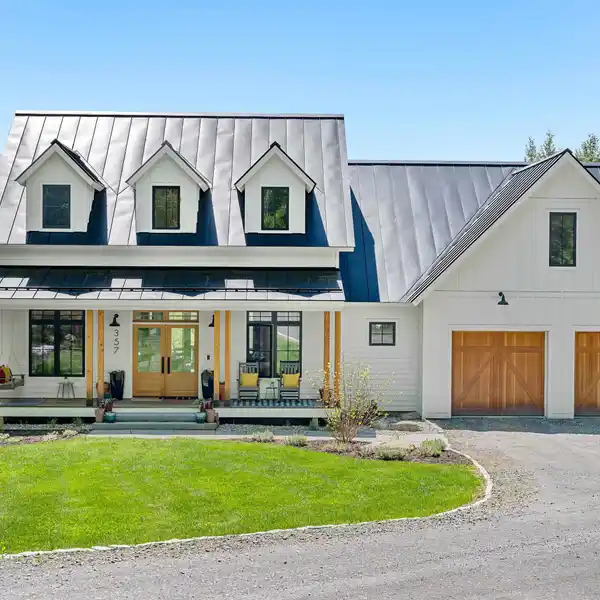 IMPRESSIVE STOWE CLUB RESIDENCE