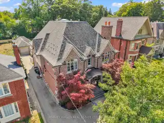 Custom Stunner in the Heart of Lytton Park