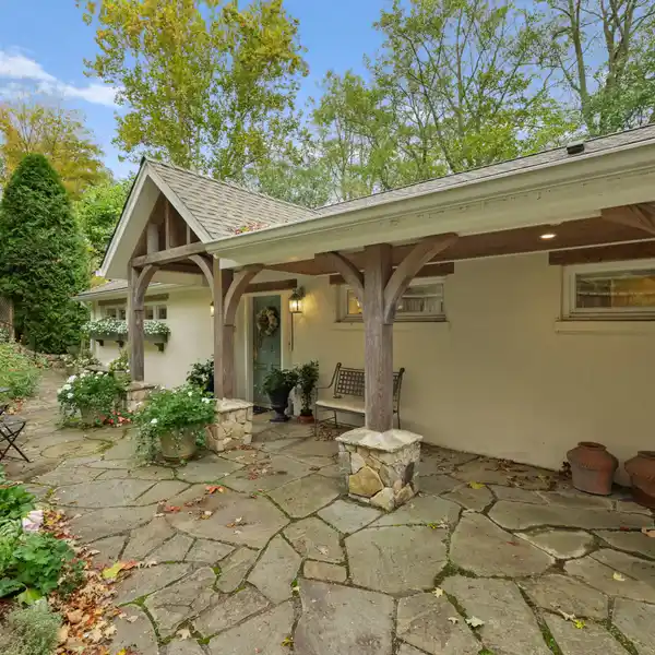 CHARMING AND ENCHANTING HOME ON PICTURESQUE COUNTRY ROAD