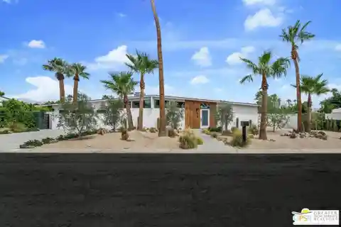Quintessential Palm Springs Home with Mountain Views