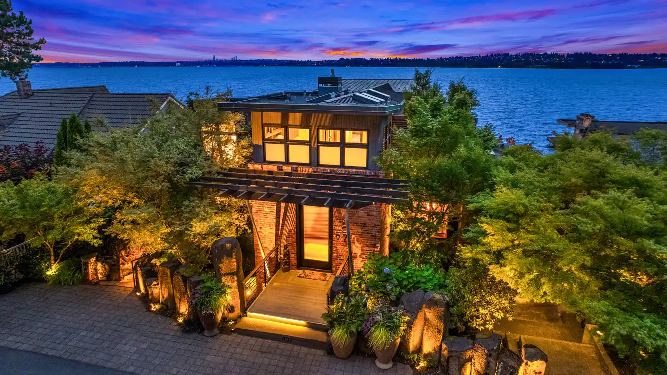 Kirkland’s Gold Coast Waterfront