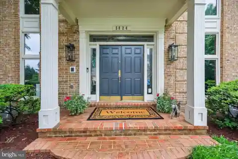 Colonial Living with Modern Elegance