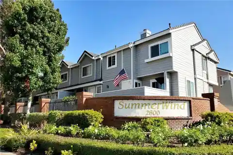 Extensively Renovated End Unit in Summerwind