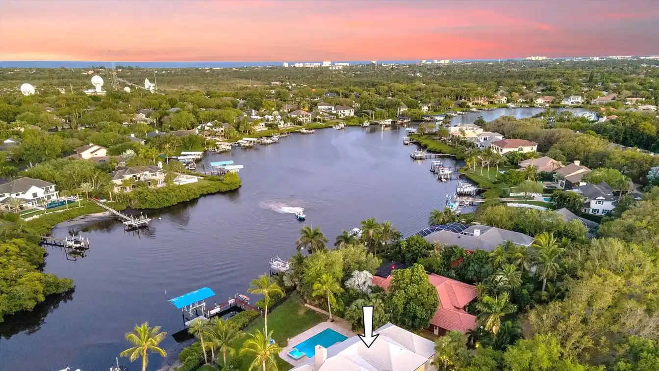 Spectacular Riverfront Estate