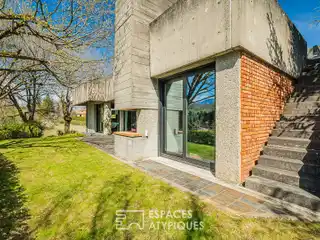 Exceptional Estate with Extensive Outdoor Area