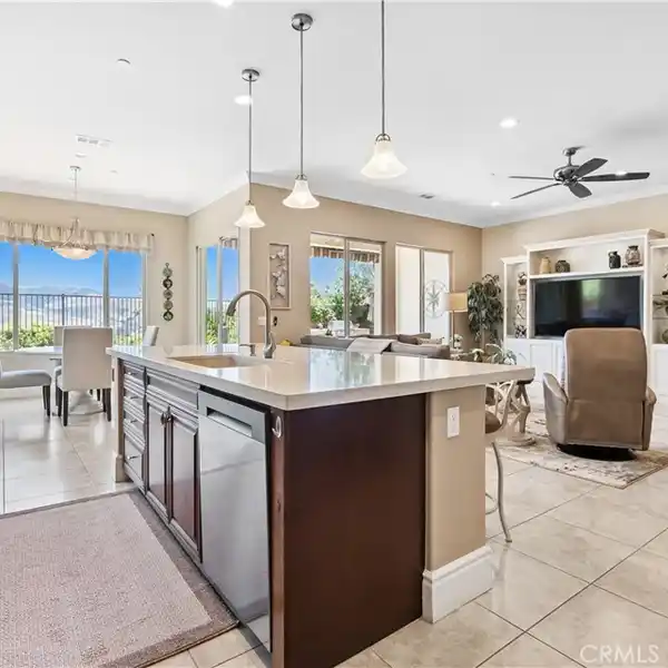 ELEVATED LIVING IN PRESTIGIOUS GAVILAN-SENDERO