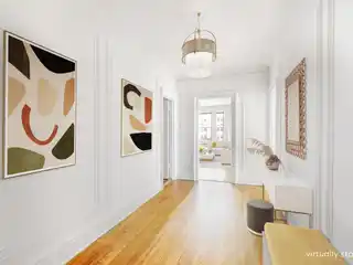 Sun-Filled Home with a Highly Flexible Layout