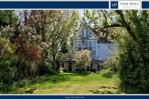 Stylishly Renovated Semi-Detached House in a Prime Location
