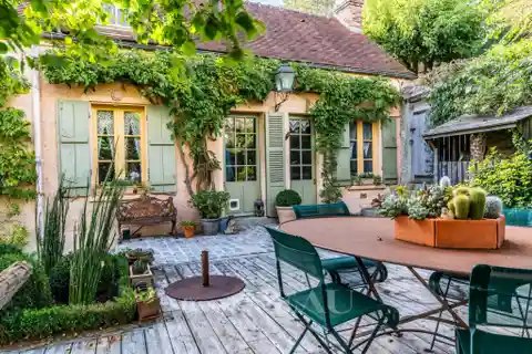 Delightful Mid 19th Century Property