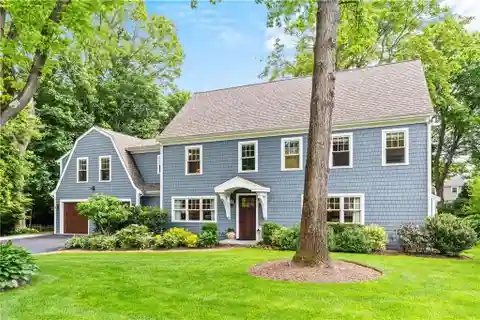 Phenomenal Nayatt Colonial