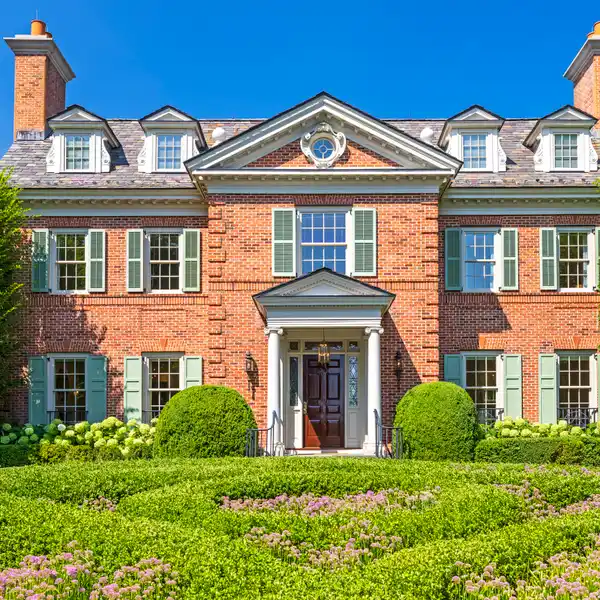 A GEORGIAN COLONIAL OF DISTINCTION