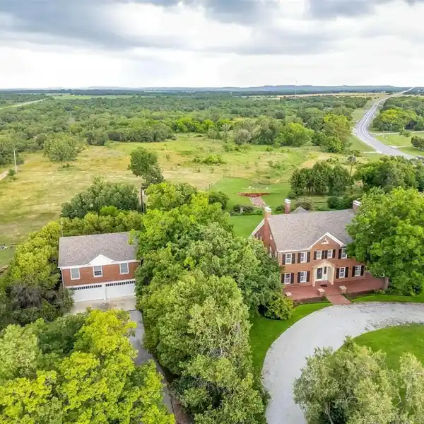 TIMELESS CROSS PLAINS ESTATE
