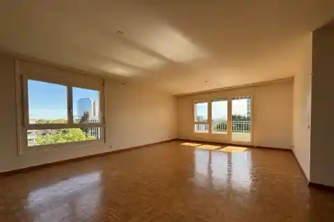 Spacious High-Floor Apartment with Open Views