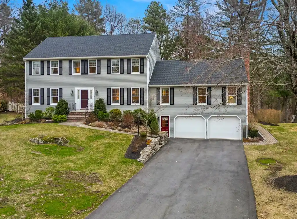 Meticulously-maintained and Enhanced Classic Colonial