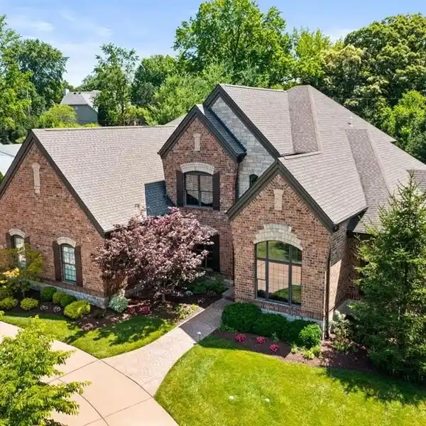 SPECTACULAR CUSTOM-BUILT HOME