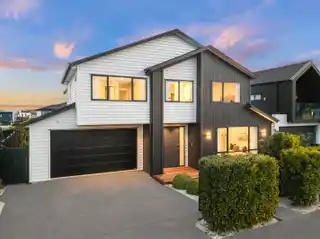 Modern Luxury in Long Bay