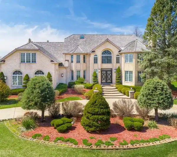 STATELY ALL-BRICK RESIDENCE ON 1.7 ACRES
