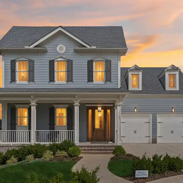 LUXURY AND LIVABILITY IN A GREAT LOCATION