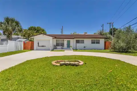 Charming Beach Cottage