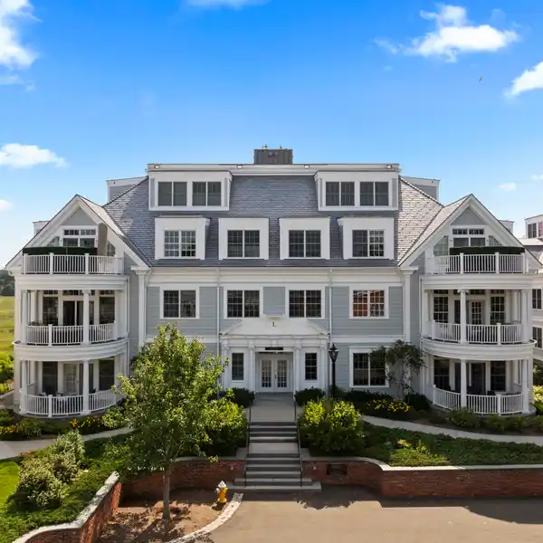 REFINED LIVING AT 66 HIGH STREET