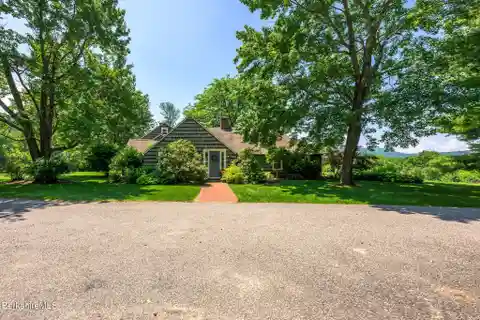 Historic Shingle-Style Barn on 28 Acres